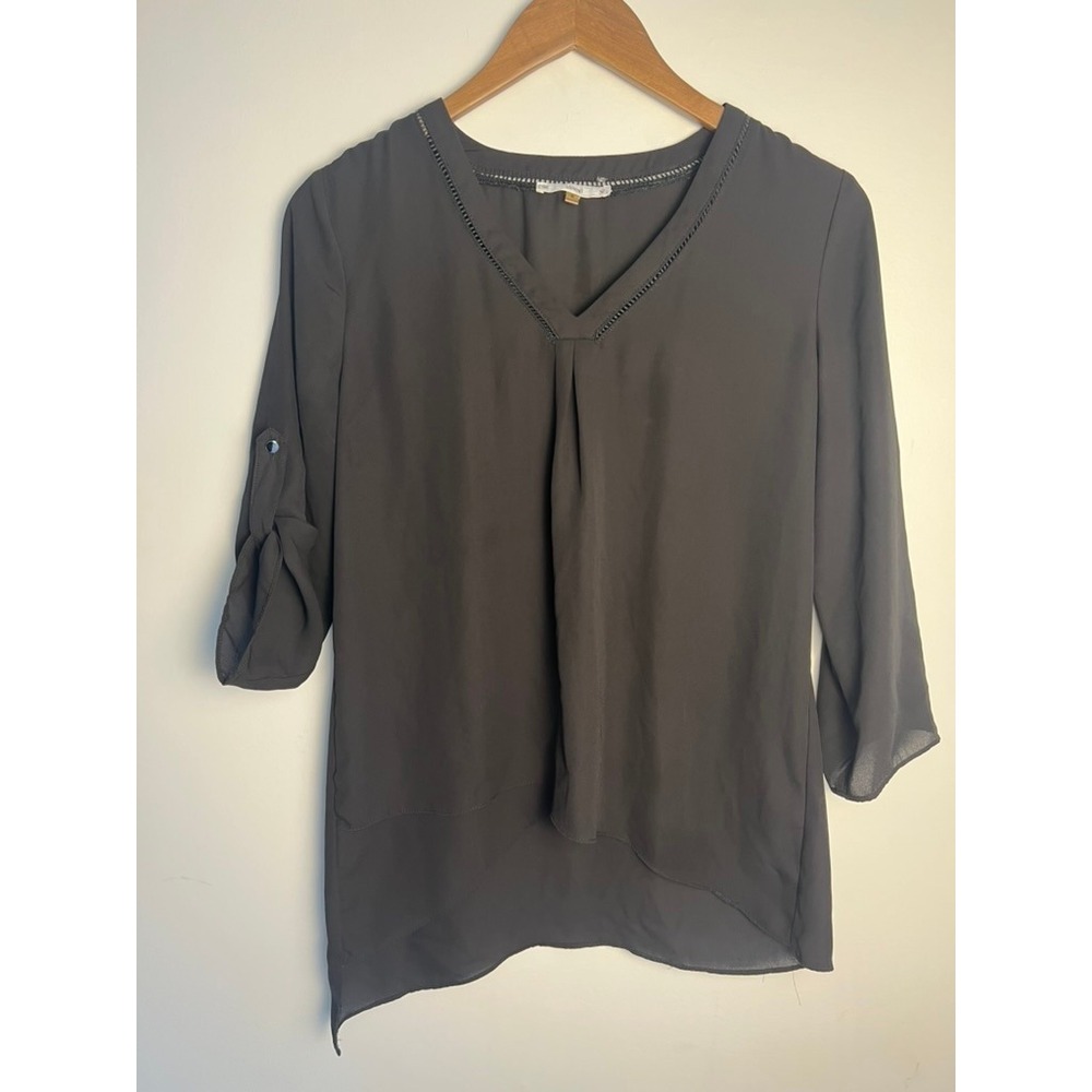 Wm Sm Top Black V-Neck Roll-Tab Sleeve Blouse Hem Asymmetric Office Minimalist‎